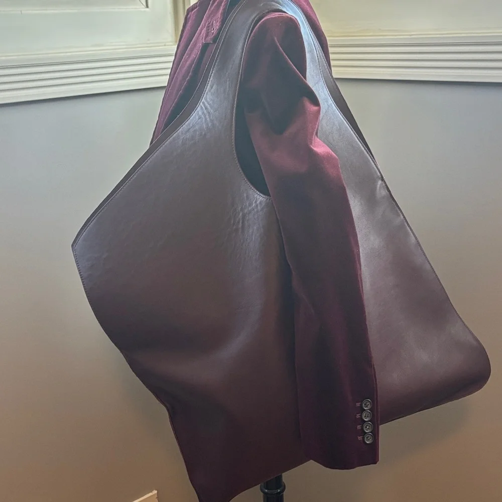 Women’s Plum Leather Tote Handbag - Picture 9 of 11